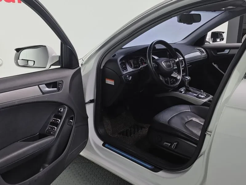 Audi A4 2.0 TDI, снимка 10 - Автомобили и джипове - 54139307