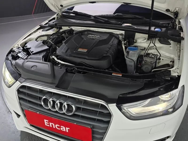 Audi A4 2.0 TDI, снимка 6 - Автомобили и джипове - 54139307