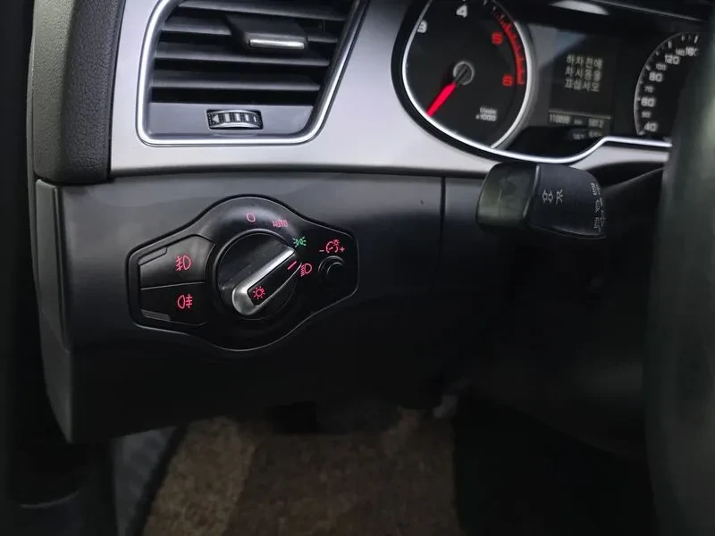 Audi A4 2.0 TDI, снимка 16 - Автомобили и джипове - 54139307