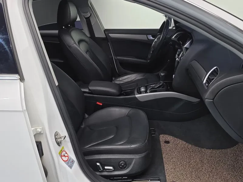 Audi A4 2.0 TDI, снимка 11 - Автомобили и джипове - 54139307