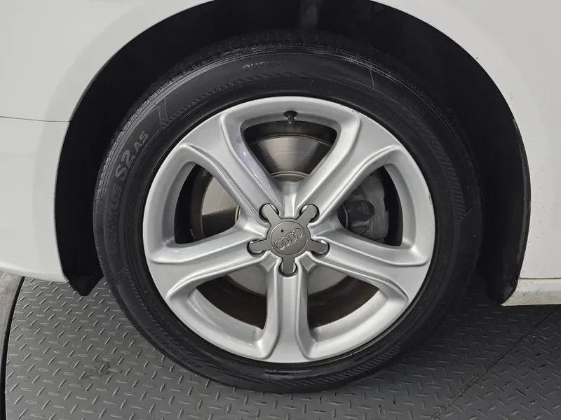 Audi A4 2.0 TDI, снимка 5 - Автомобили и джипове - 54139307