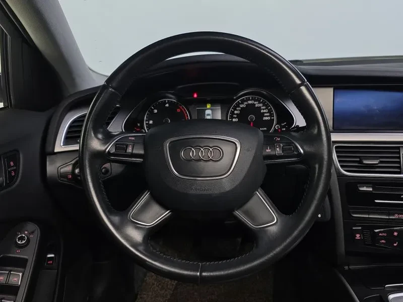 Audi A4 2.0 TDI, снимка 13 - Автомобили и джипове - 54139307