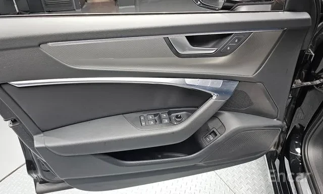 Audi A6 QUATTRO / 45 TFSI / 360 / DISTR / ОБДУХ / ЛИЗИНГ, снимка 9 - Автомобили и джипове - 55631001
