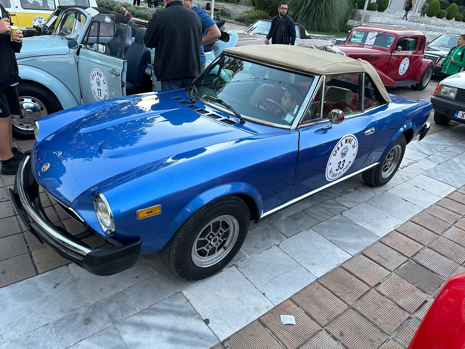 Fiat 124 Spider cabrio, снимка 1
