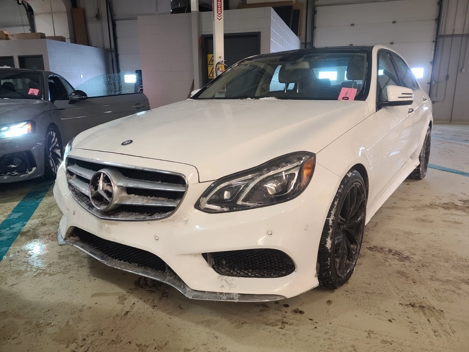 Mercedes-Benz E 400 4MATIC * * CARFAX * * АВТО КРЕДИТ * * , снимка 1