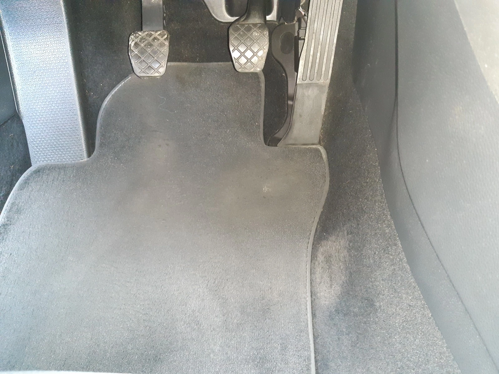 VW Golf 1.6 TDI | Mobile.bg — изображение 14