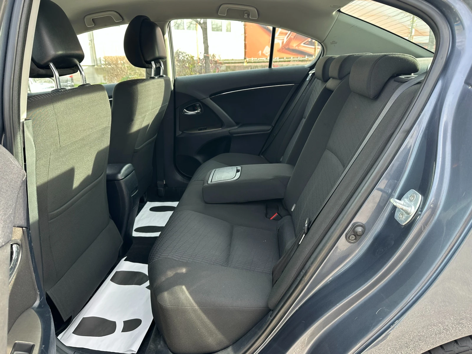 Toyota Avensis 2.0d 126 к.с.  - изображение 10