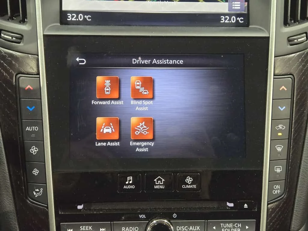 Infiniti Q50 * SENSORY SIGNATURE EDITION 19 Black Wheels AWD Au, снимка 13 - Автомобили и джипове - 53861716