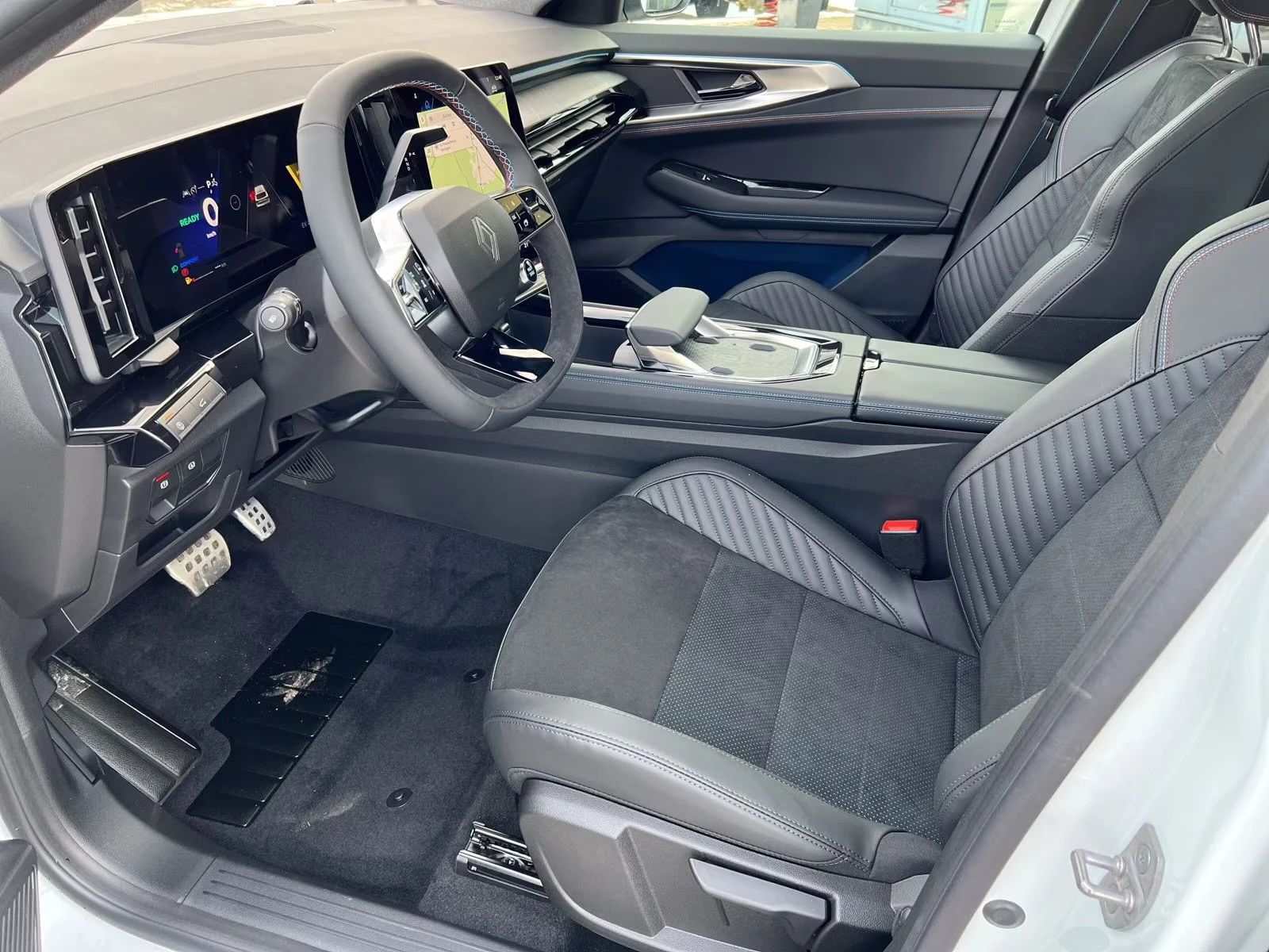 Renault Rafale НОВ!200HP/E-TECH/ESPRIT-ALPINE/PANO/CAM/187z, снимка 10 - Автомобили и джипове - 53907628