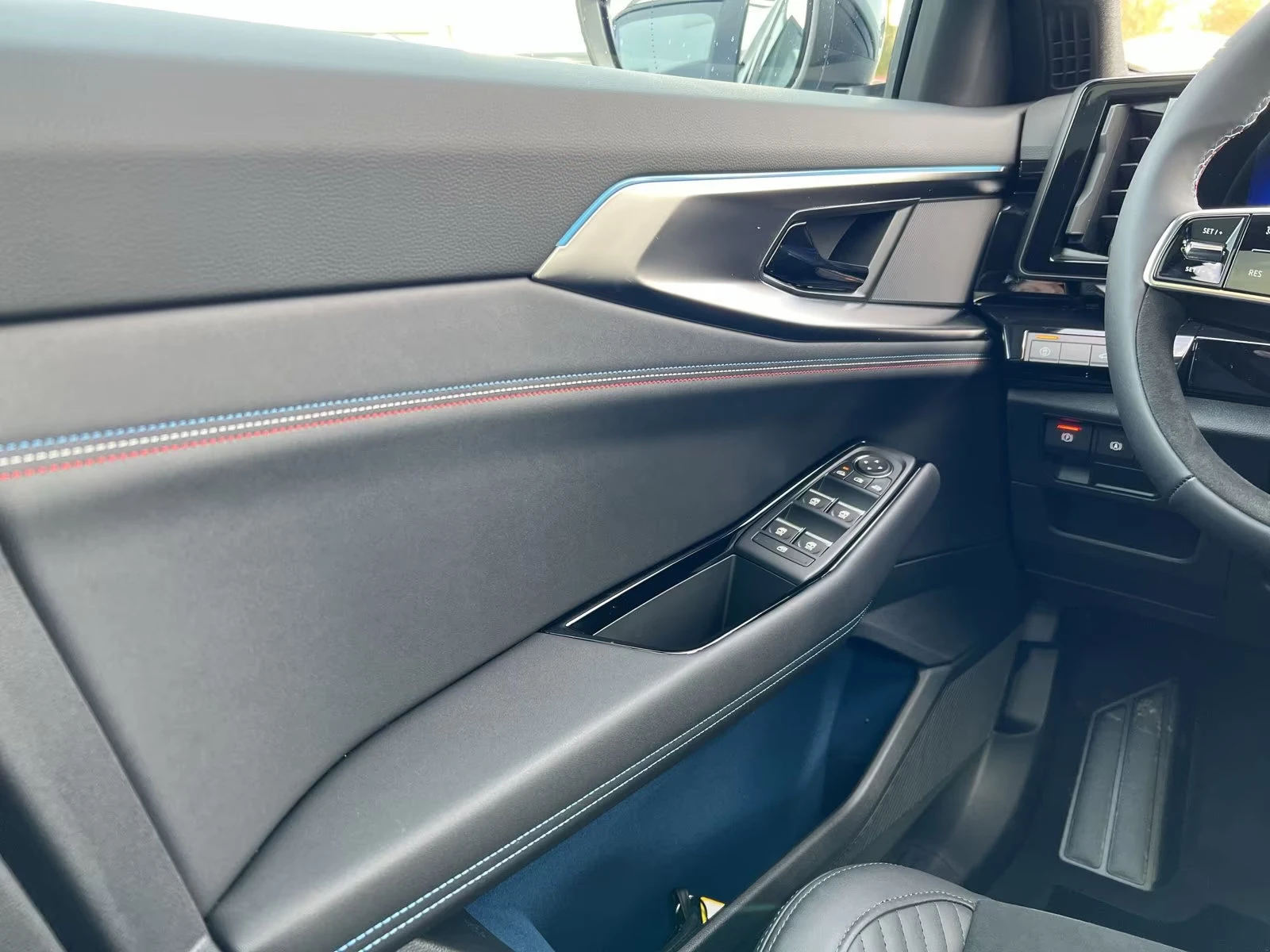 Renault Rafale НОВ!200HP/E-TECH/ESPRIT-ALPINE/PANO/CAM/187z, снимка 13 - Автомобили и джипове - 53907628