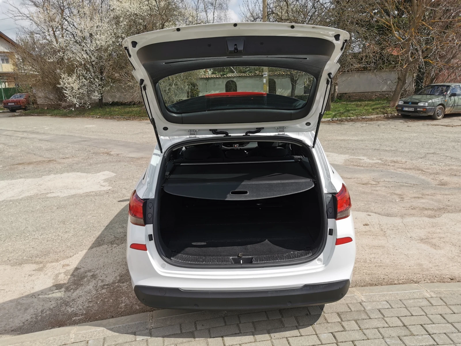 Hyundai I30 1, 6 crdi, снимка 6 - Автомобили и джипове - 54046172