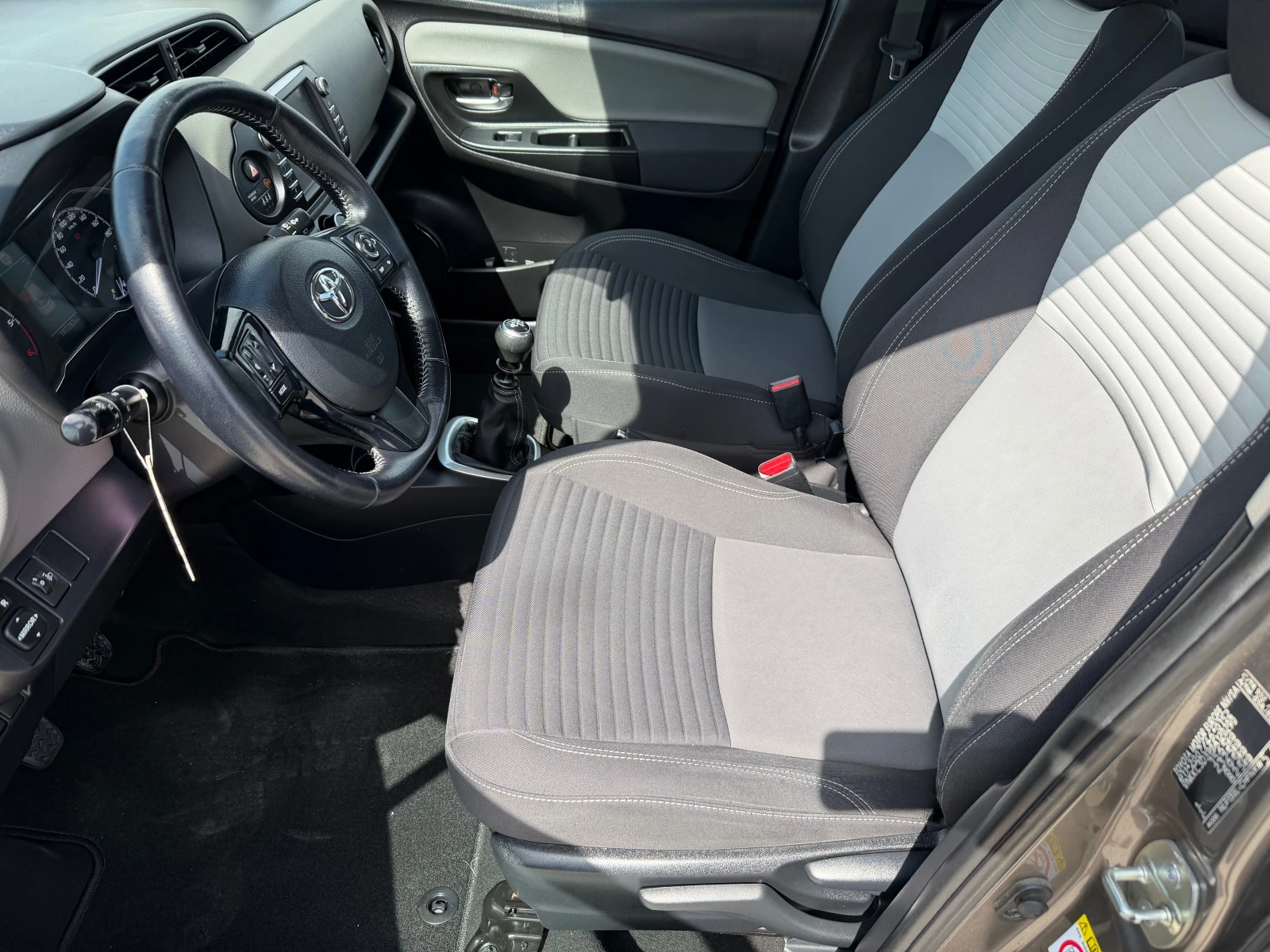 Toyota Yaris 1.4 D4D(КАТО НОВА), снимка 9 - Автомобили и джипове - 54148137