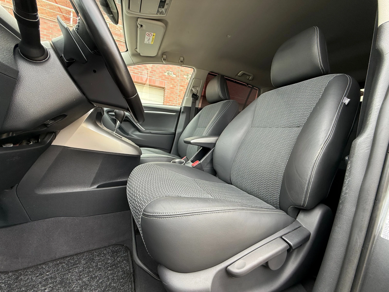 Toyota Verso 2.2D-FACELIFT-6+ 1-AVTOMAT-ШВЕЙЦАРИЯ, снимка 13 - Автомобили и джипове - 54220784