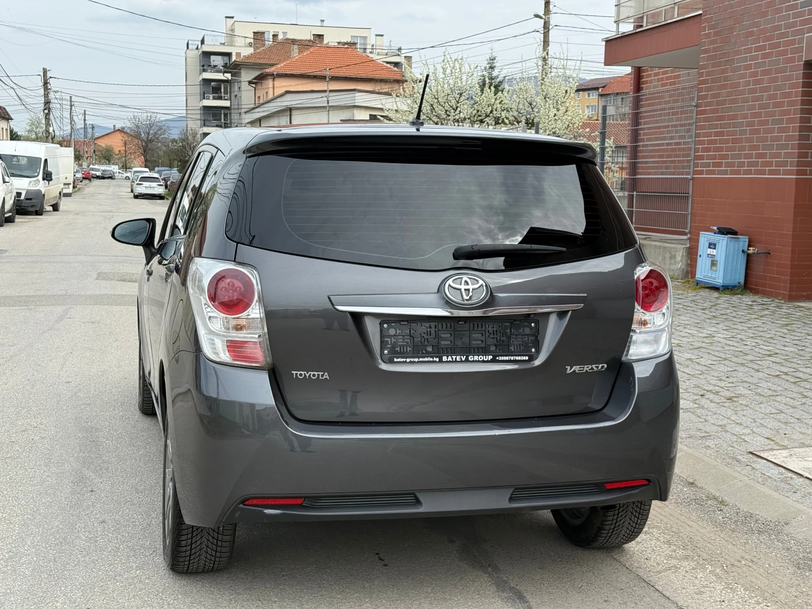 Toyota Verso 2.2D-FACELIFT-6+ 1-AVTOMAT-ШВЕЙЦАРИЯ, снимка 7 - Автомобили и джипове - 54220784