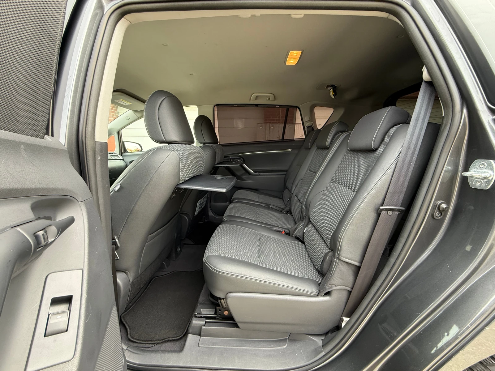 Toyota Verso 2.2D-FACELIFT-6+ 1-AVTOMAT-ШВЕЙЦАРИЯ, снимка 15 - Автомобили и джипове - 54220784