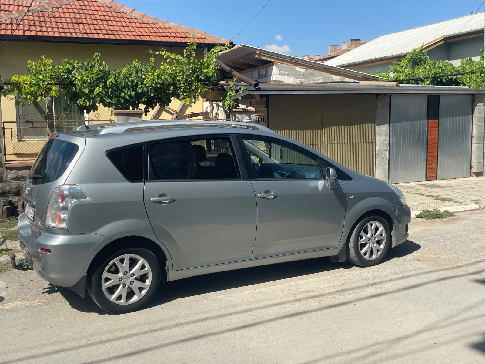 Toyota Corolla verso, снимка 3 - Автомобили и джипове - 54243137