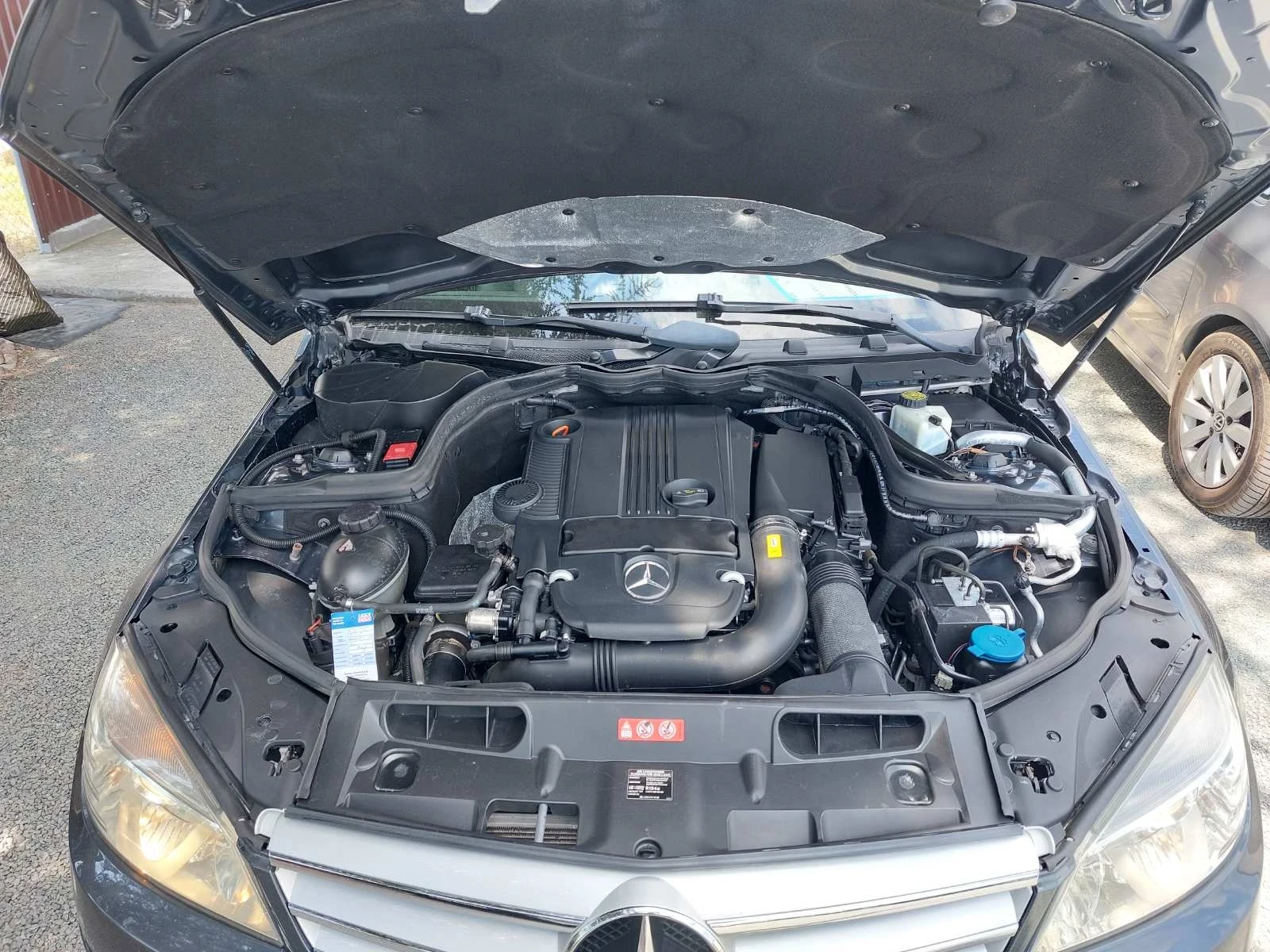 Mercedes-Benz C 180 1.8, 6ск, Авангард, снимка 13 - Автомобили и джипове - 54244076