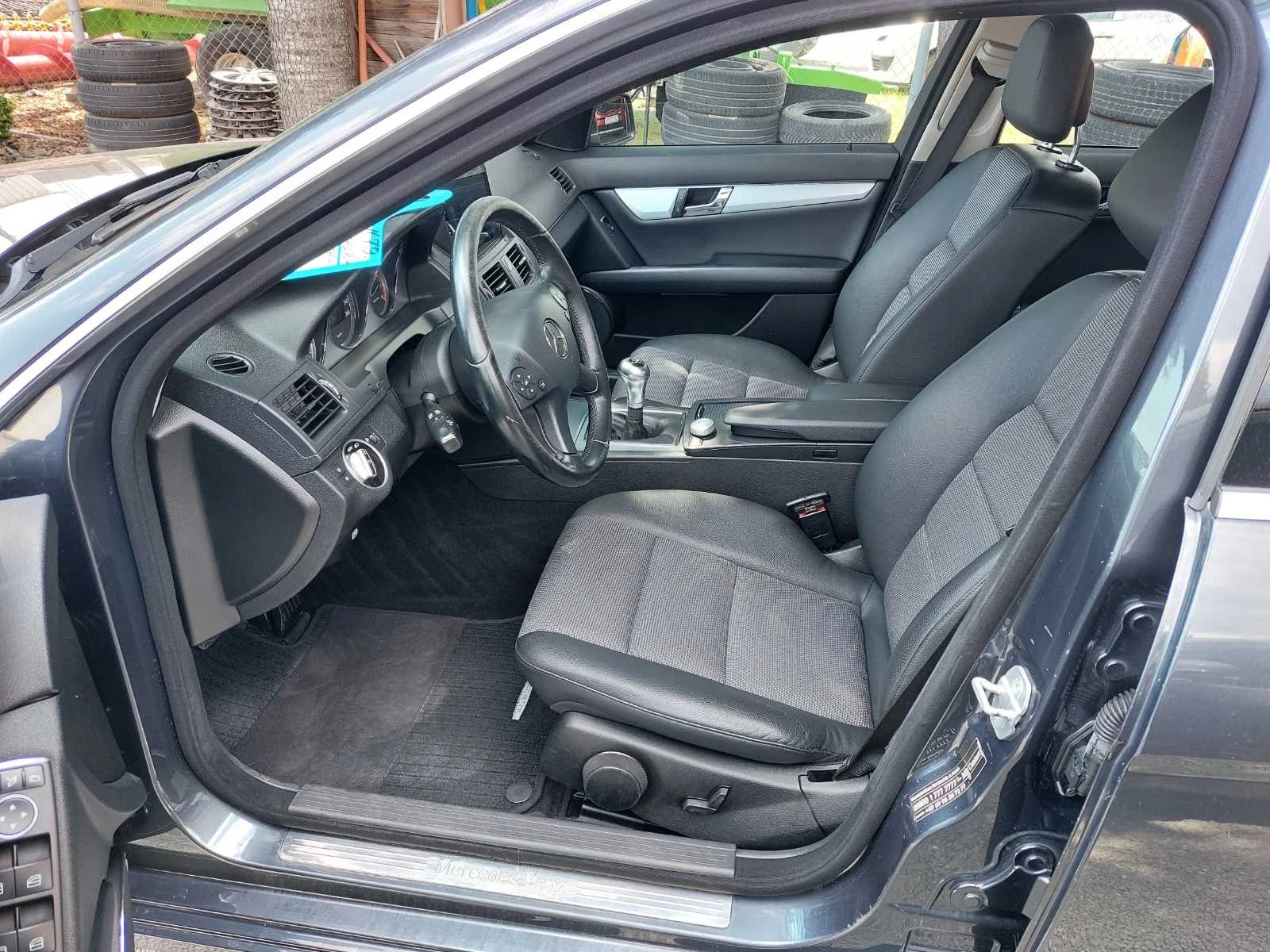 Mercedes-Benz C 180 1.8, 6ск, Авангард, снимка 11 - Автомобили и джипове - 54244076