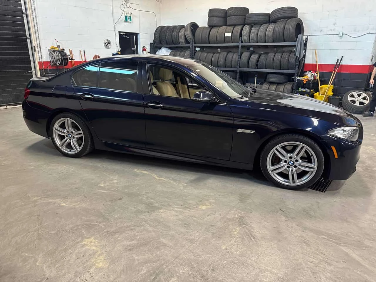 BMW 535 i xDrive | PANO | PODGREV | Keyless | ДВА КЛЮЧА , снимка 4 - Автомобили и джипове - 54505430