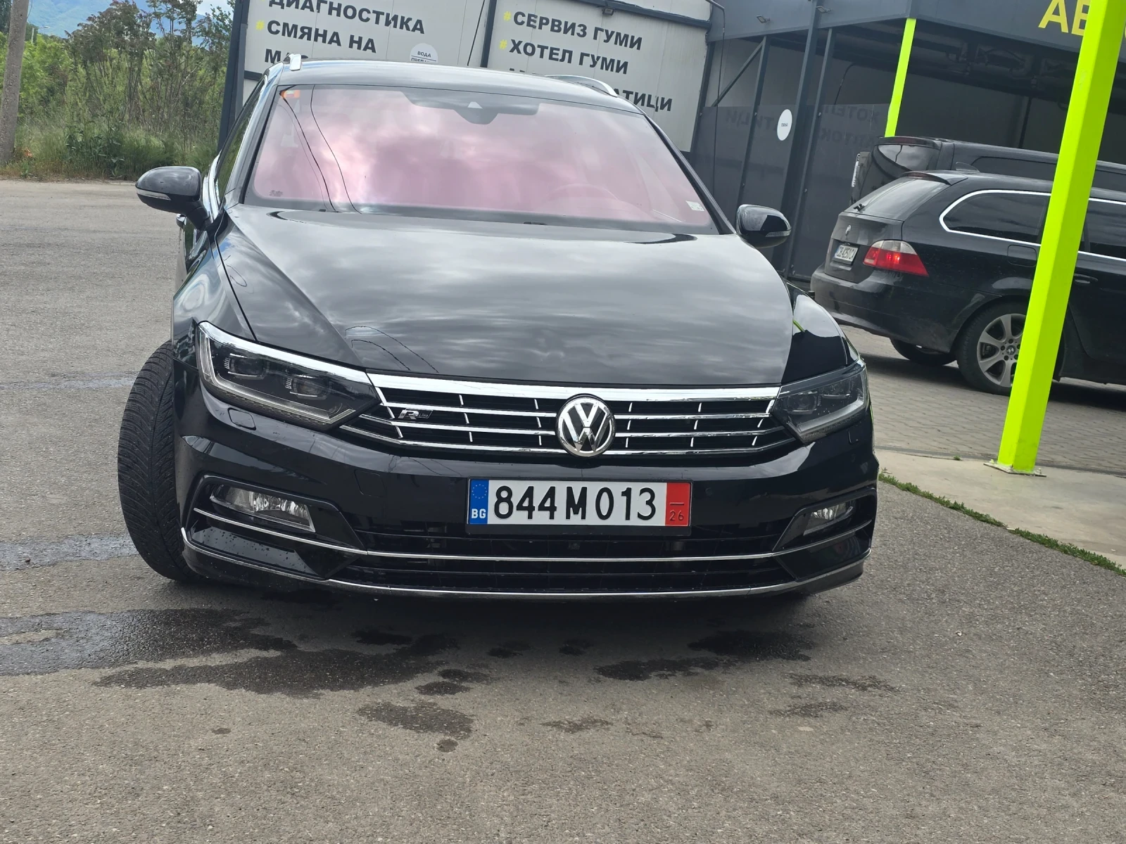 VW Passat R line/4* 4/140х.км/СЕРВ.История!, снимка 2 - Автомобили и джипове - 54548249
