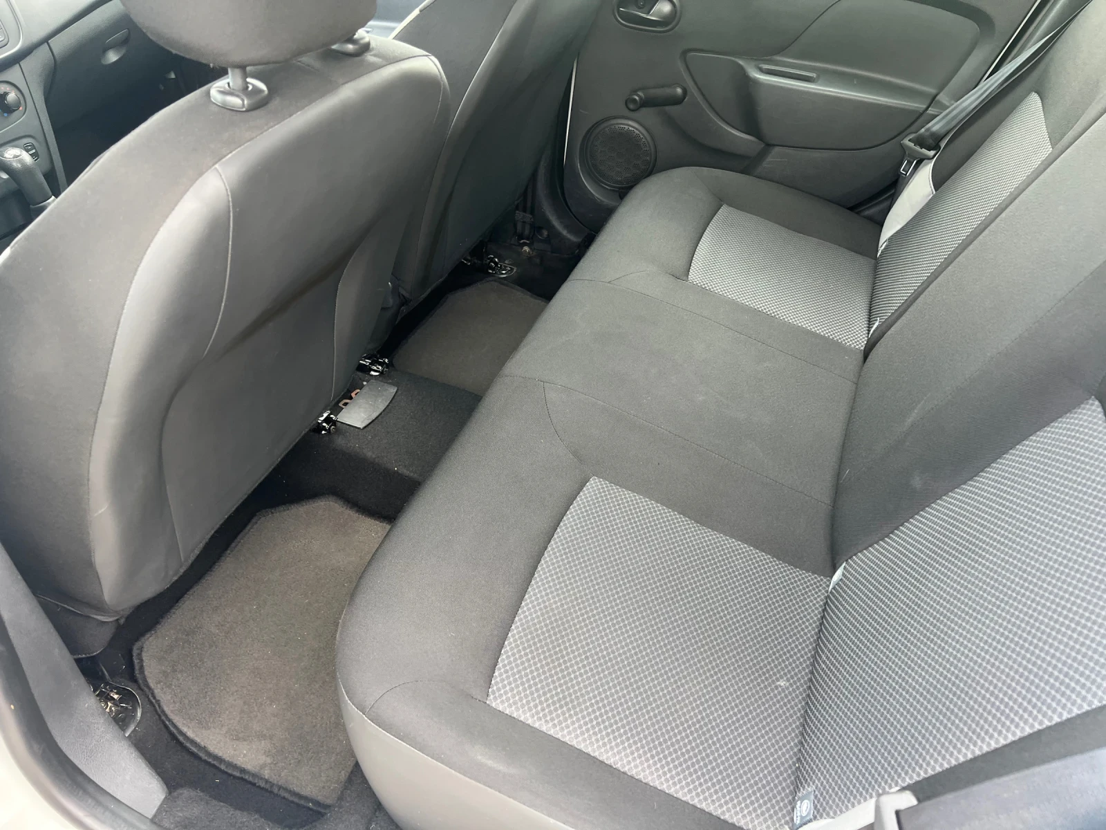 Dacia Logan MCV 1, 2 Gaz. inj., снимка 10 - Автомобили и джипове - 54653266