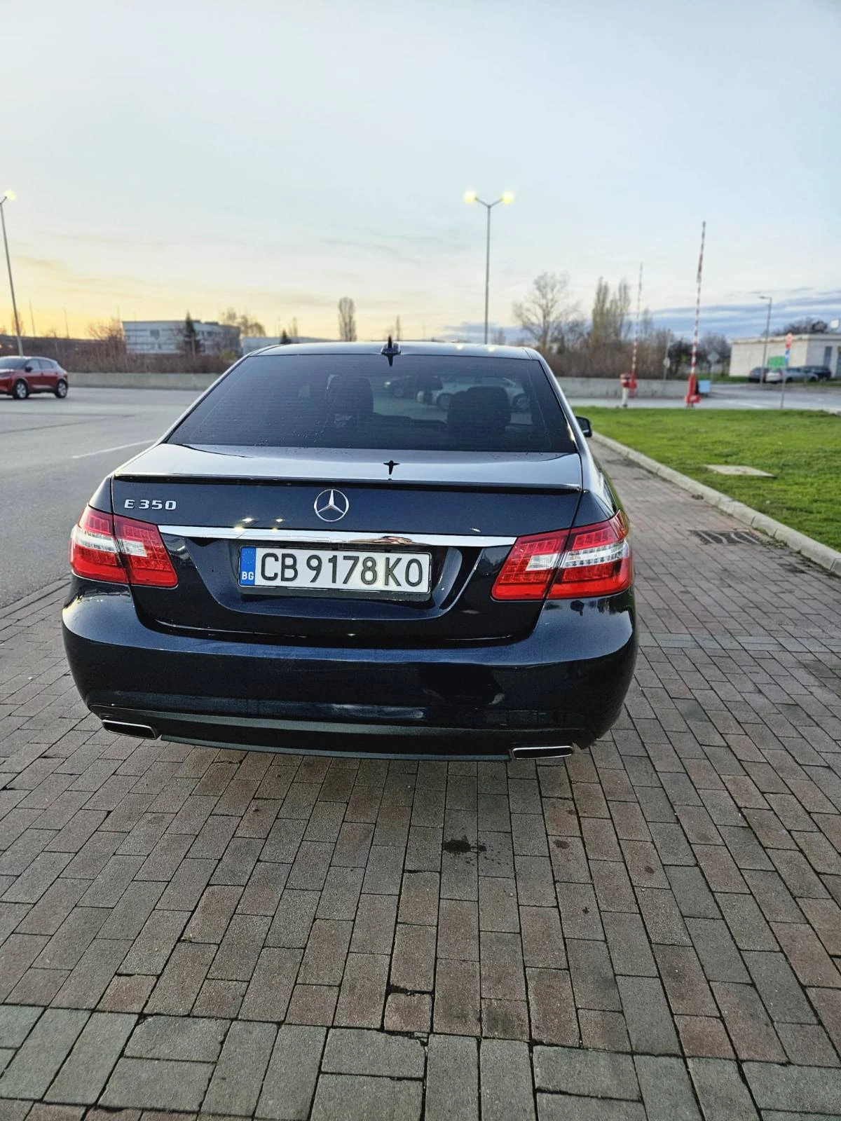 Mercedes-Benz E 350 AMG Пакет, снимка 10 - Автомобили и джипове - 54699373