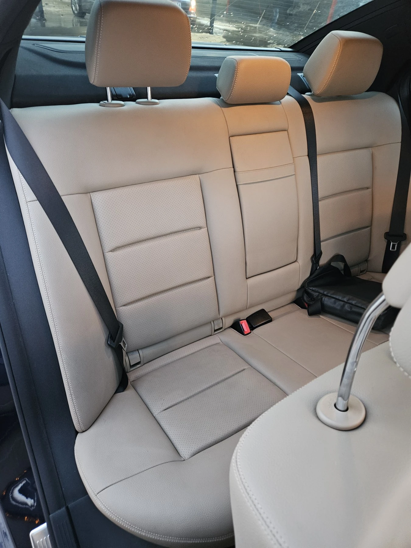 Mercedes-Benz E 350 AMG Пакет, снимка 16 - Автомобили и джипове - 54699373