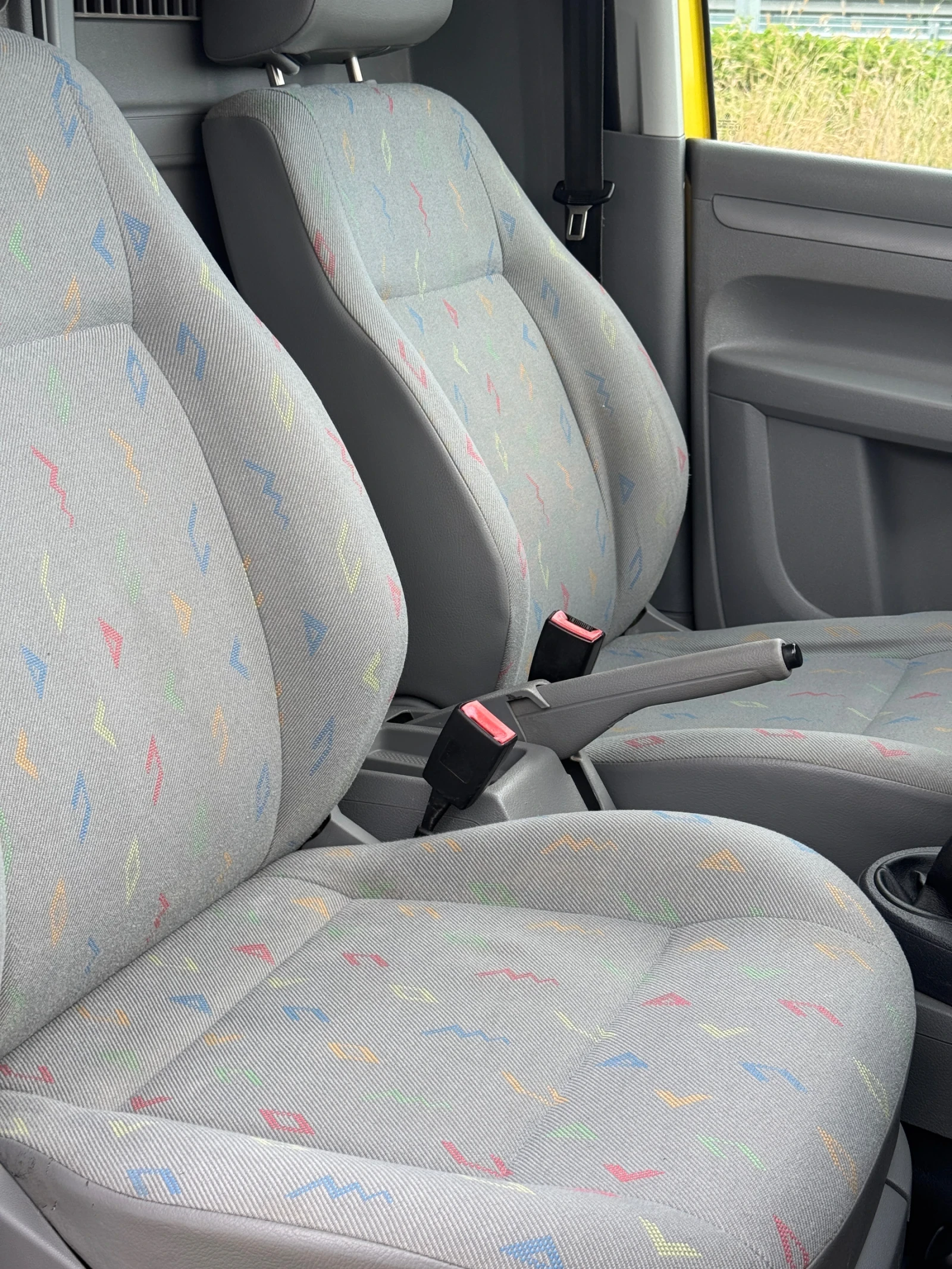 VW Caddy 2.0 SDI, снимка 12 - Автомобили и джипове - 54800375