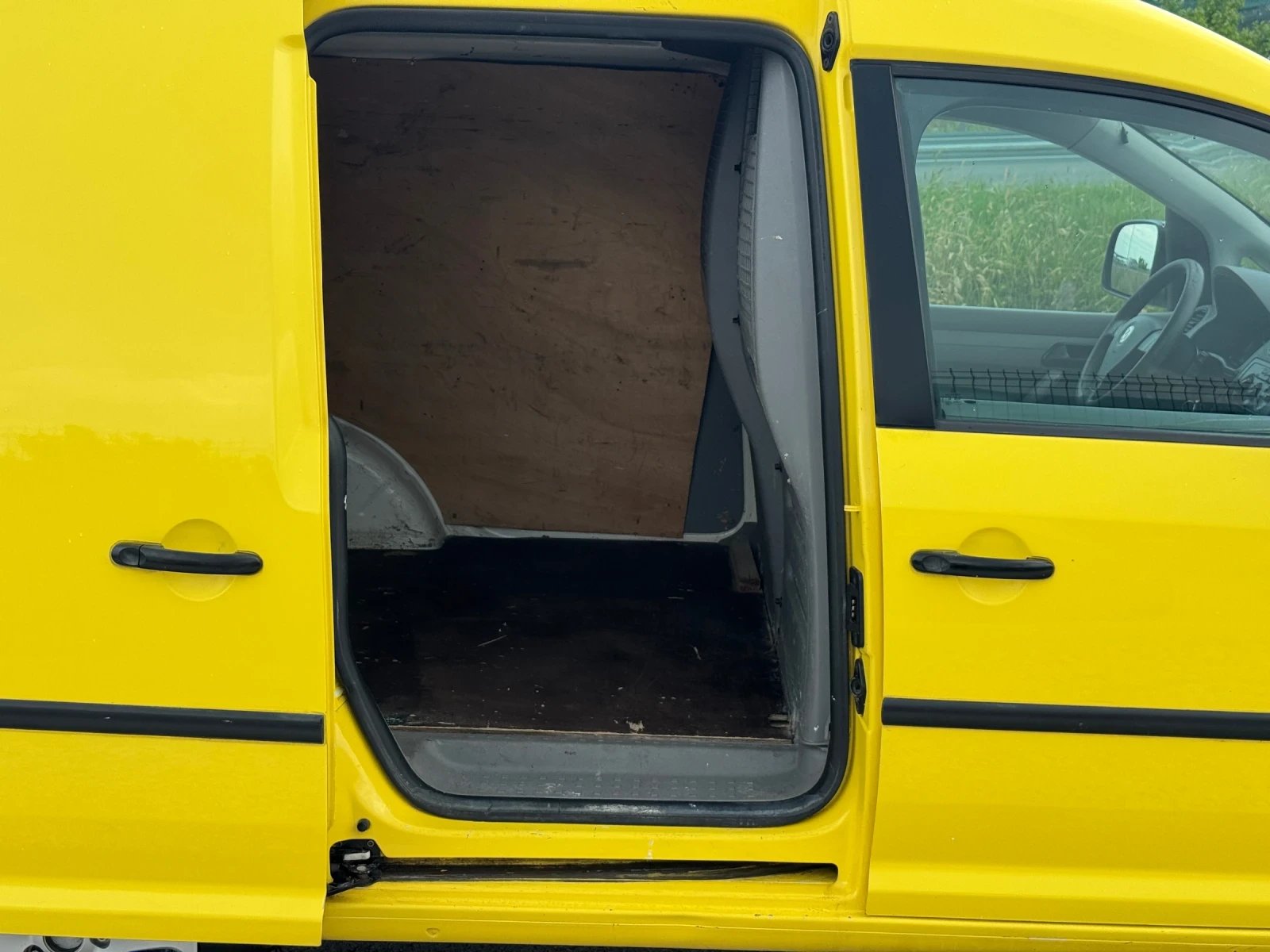 VW Caddy 2.0 SDI, снимка 8 - Автомобили и джипове - 54800375