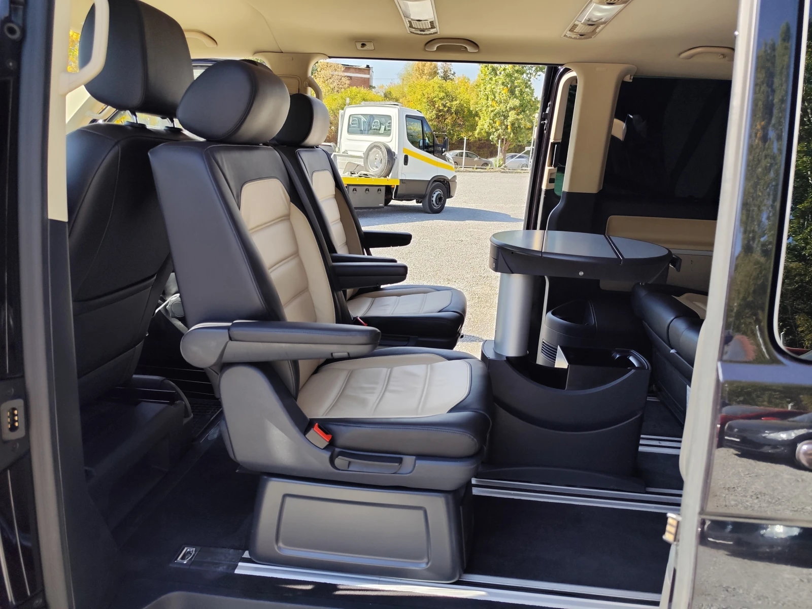 VW Multivan 2.0TDi/4X4/АВТОМАТИК/КОЖА/ПОДГРЕВ/7М /NAVI/CAMERA, снимка 12 - Автомобили и джипове - 56525355