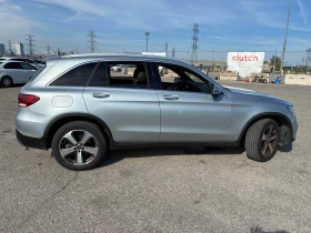 Mercedes-Benz GLC 300 4MATIC SUV * CARFAX * ОПЦИЯ ЗА ФИНАНСИРАНЕ, снимка 3