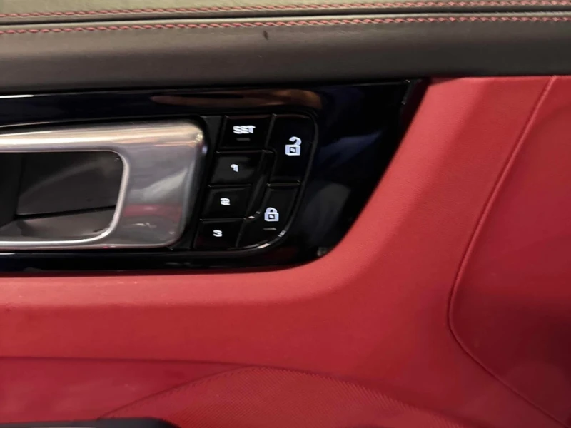 Porsche Cayenne E Hybrid  CARFAX, снимка 12 - Автомобили и джипове - 52726746