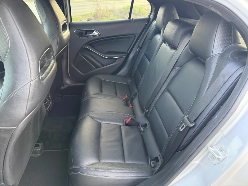 Mercedes-Benz GLA 220 2.2 - 170 / 4Х4  / АВТОМАТИК / ЕВРО6 / НАВИГАЦИЯ, снимка 13 - Автомобили и джипове - 53597567