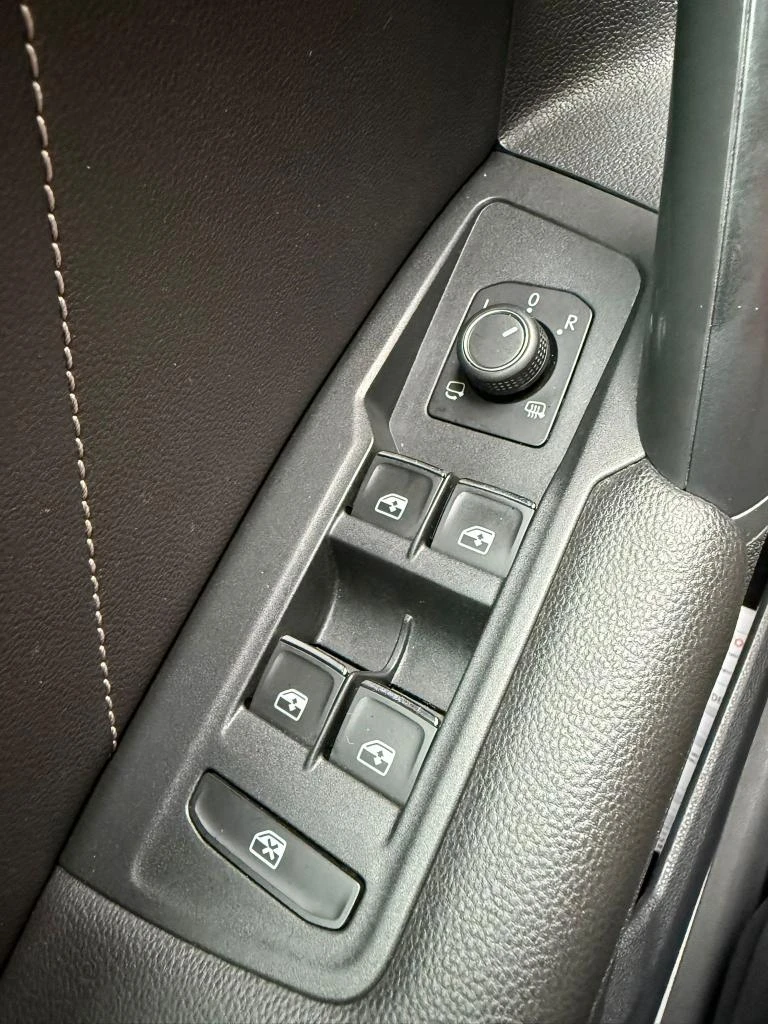 VW Tiguan 2.0 TDI 150 BV6 R-LINE EXCLUSIVE CUIR CAMERA TOIT , снимка 8 - Автомобили и джипове - 53933504
