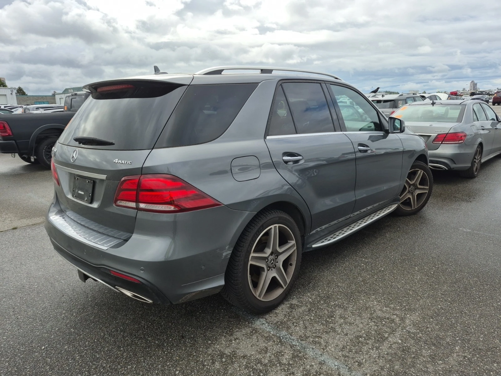 Mercedes-Benz GLE 400 AMG ПАКЕТ * ПАНОРАМА * БЕЗ ИНЦИДЕНТИ * CARFAX * , снимка 3 - Автомобили и джипове - 54840999