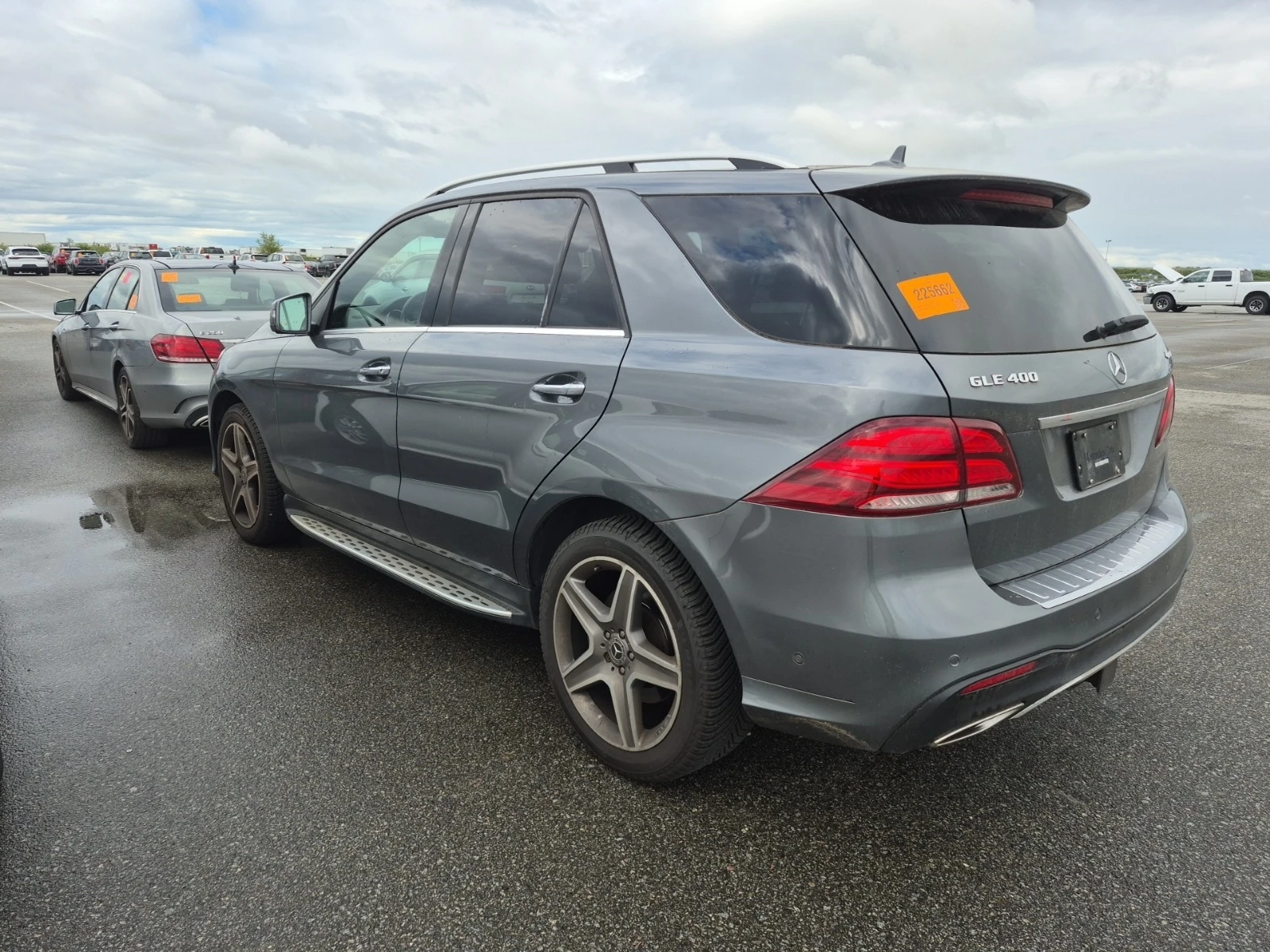 Mercedes-Benz GLE 400 AMG ПАКЕТ * ПАНОРАМА * БЕЗ ИНЦИДЕНТИ * CARFAX * , снимка 4 - Автомобили и джипове - 54840999