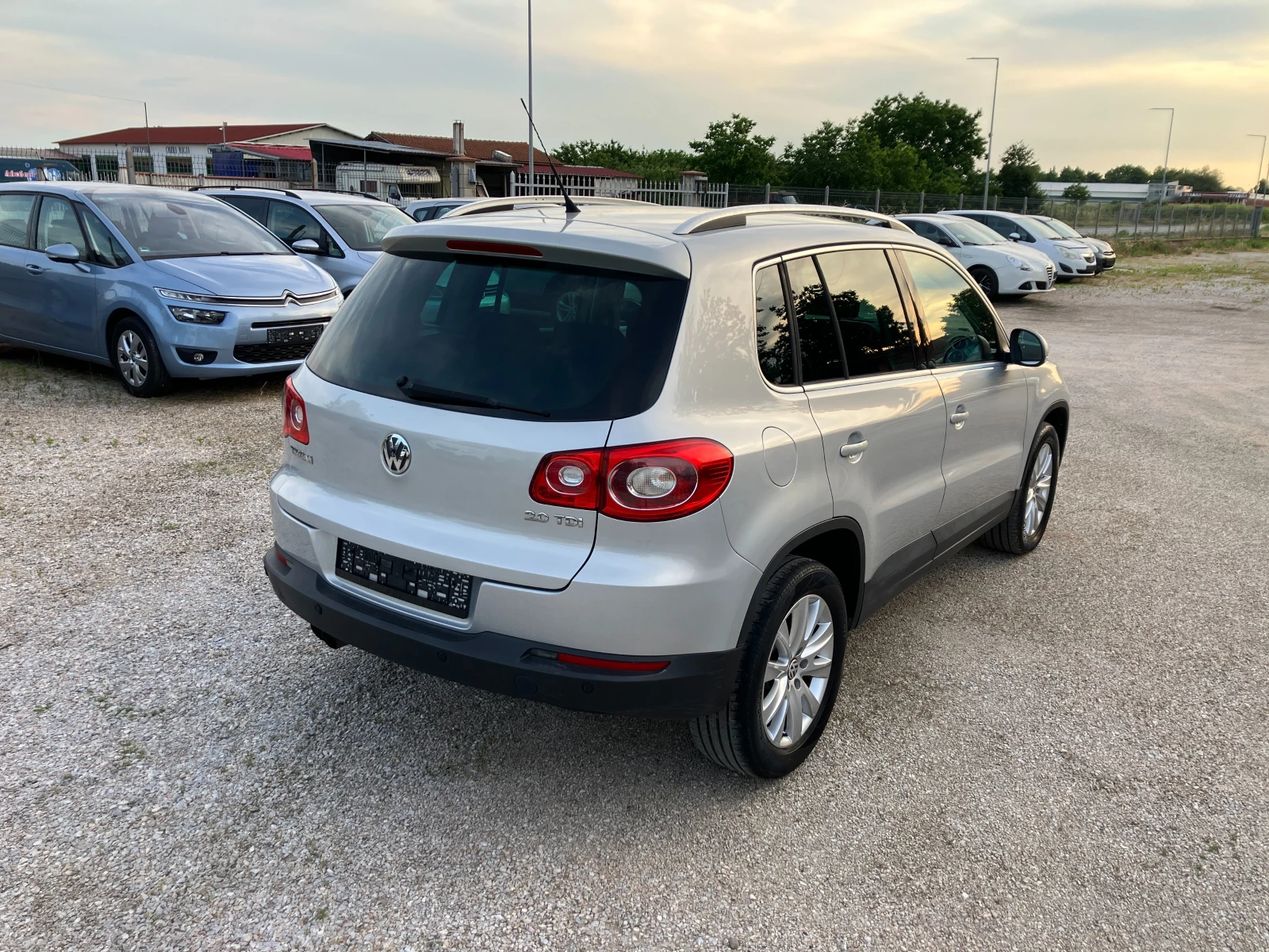 VW Tiguan 2.0 TDI -4x4 | Mobile.bg � ����������� 8