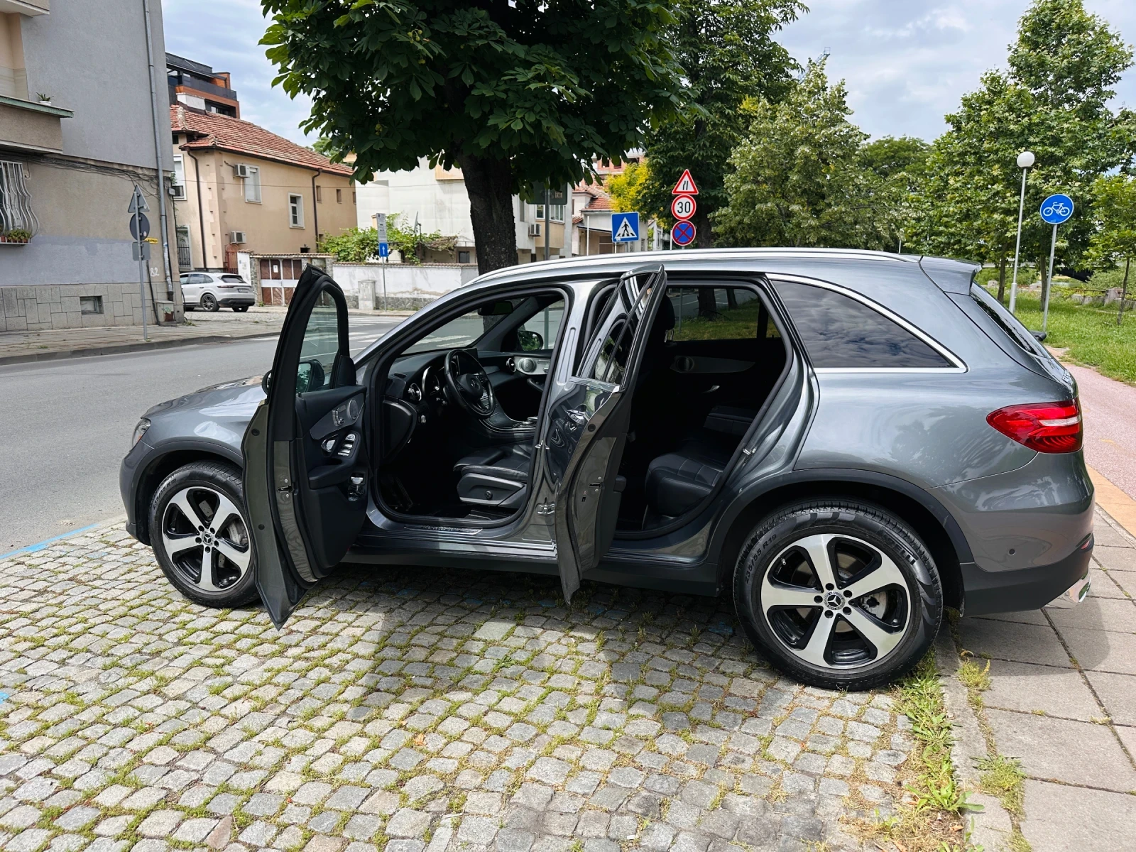 Mercedes-Benz GLC 350 GLC 350e Plug-in hybrid, снимка 11 - Автомобили и джипове - 54896678