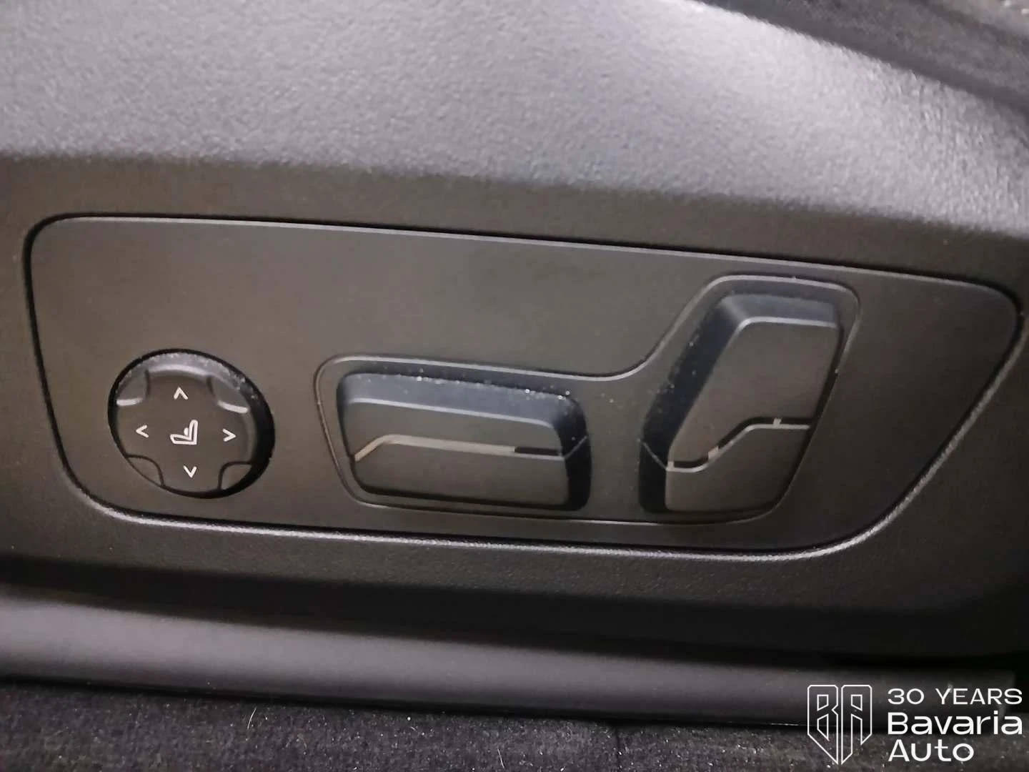 BMW iX2 20 eDrive M Sport Paket , снимка 13 - Автомобили и джипове - 55018750