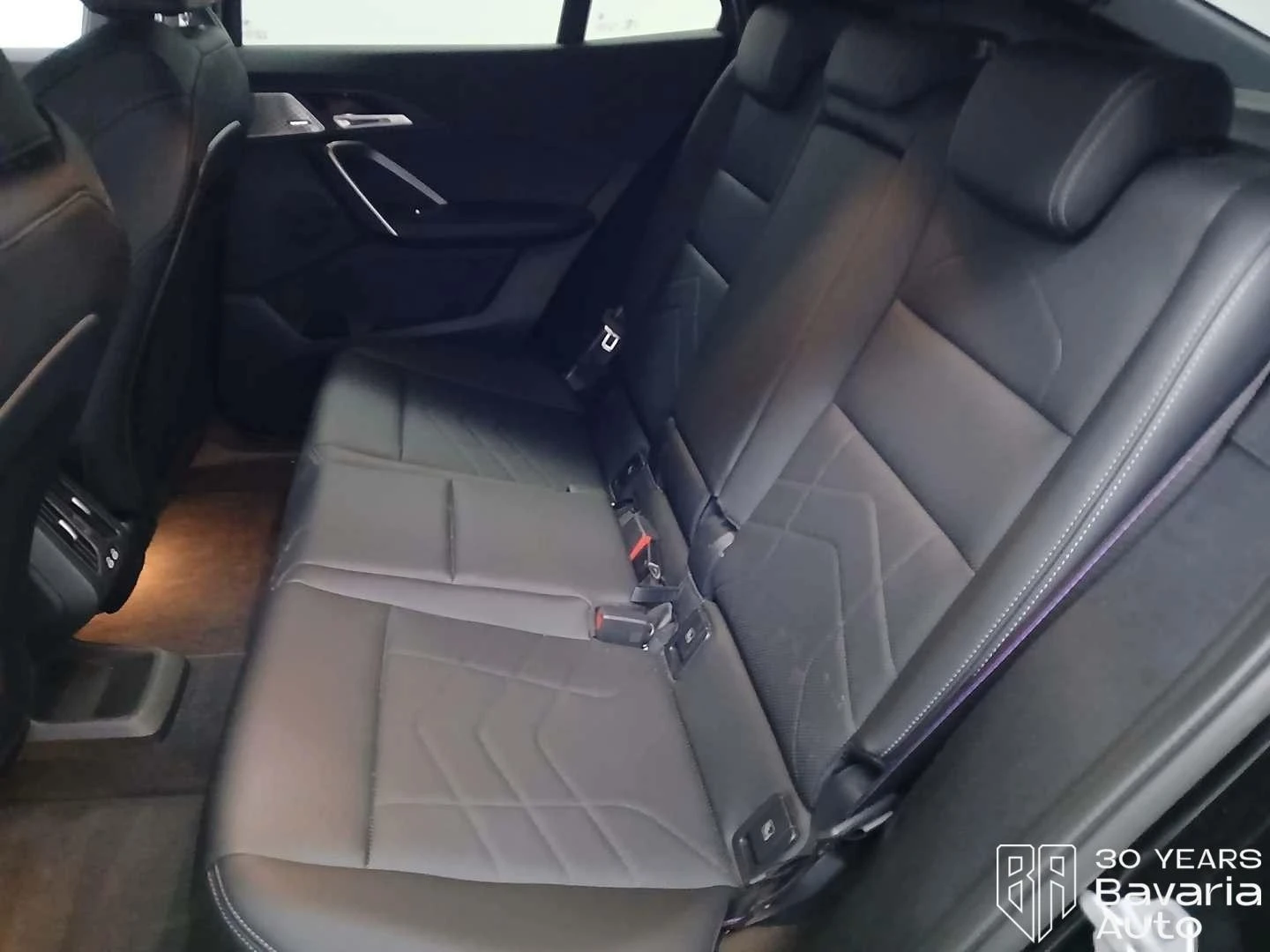 BMW iX2 20 eDrive M Sport Paket , снимка 8 - Автомобили и джипове - 55018750