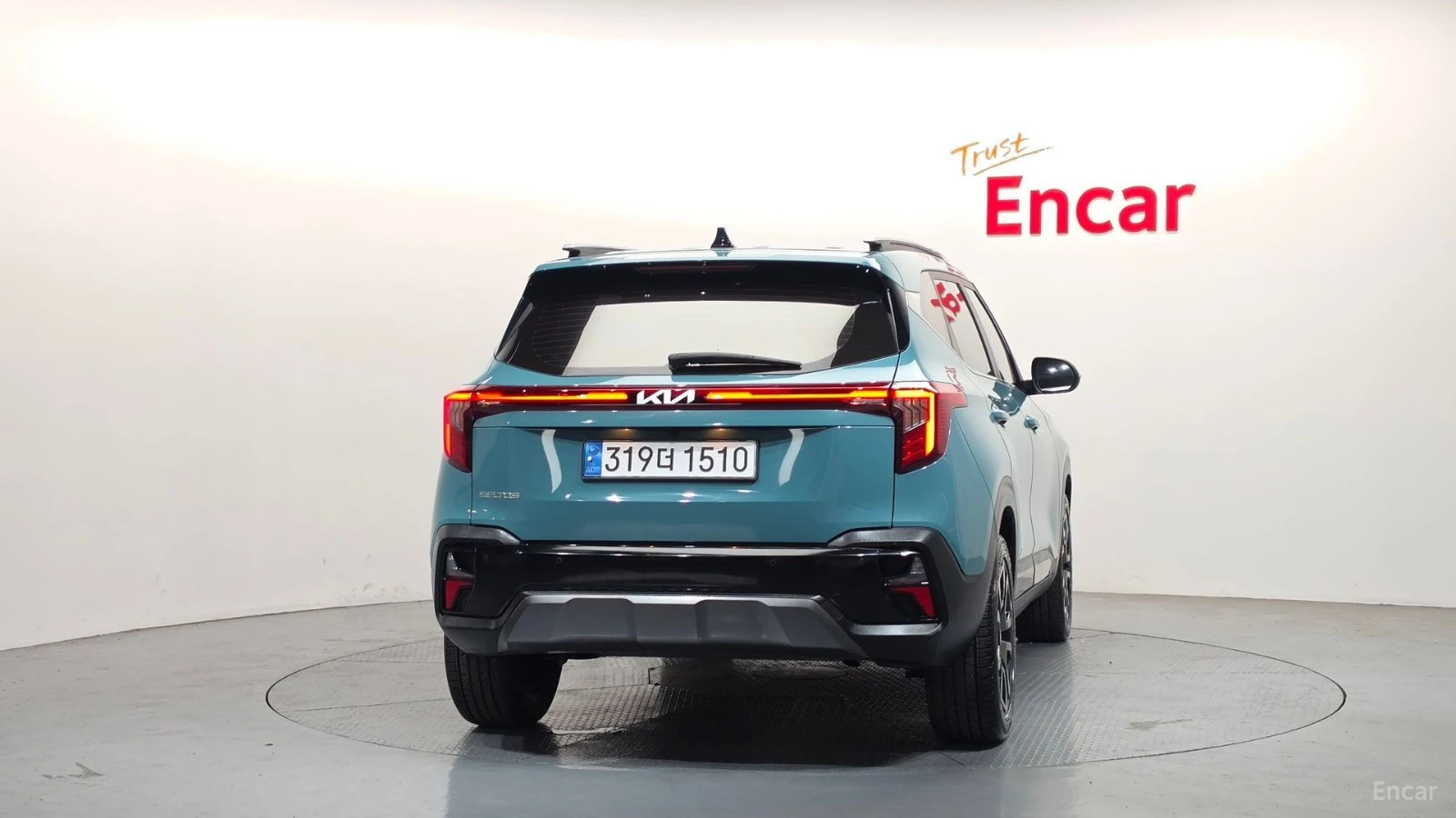 Kia Seltos 2.0 2WD Gravity* КОЖА* ОБДУХВ* НАВИ* КАМЕРА, снимка 4 - Автомобили и джипове - 55513856