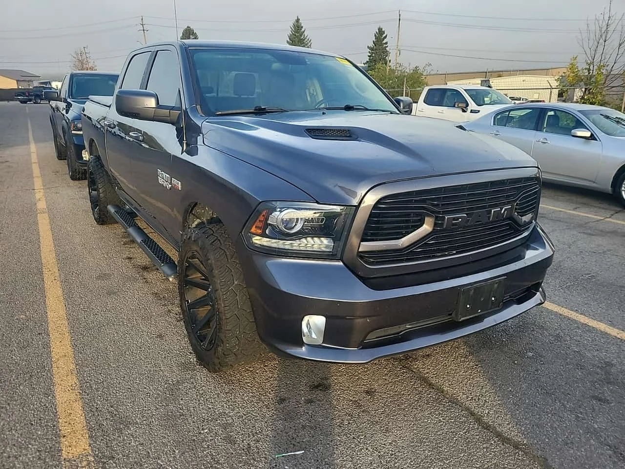 Dodge RAM 1500 * 4x4 Crew Cab 5'7" Box Sport Crew Cab , снимка 3 - Автомобили и джипове - 56309906