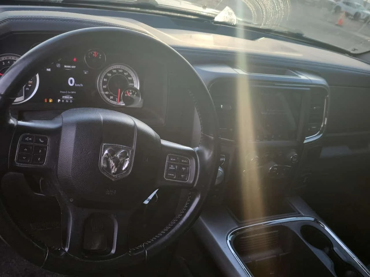 Dodge RAM 1500 * 4x4 Crew Cab 5'7" Box Sport Crew Cab , снимка 12 - Автомобили и джипове - 56309906