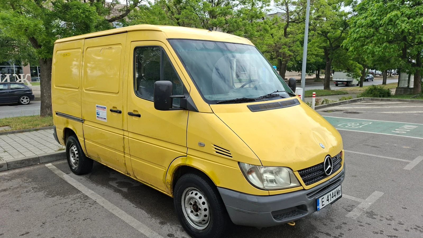 Mercedes-Benz Sprinter 208 Товарен, снимка 7 - Бусове и автобуси - 54649678
