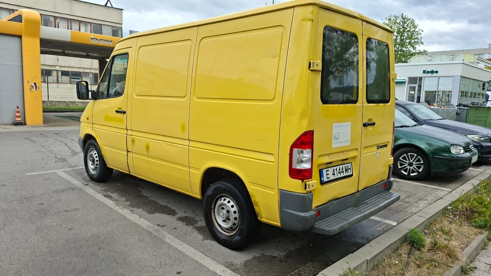 Mercedes-Benz Sprinter 208 Товарен, снимка 3 - Бусове и автобуси - 54649678