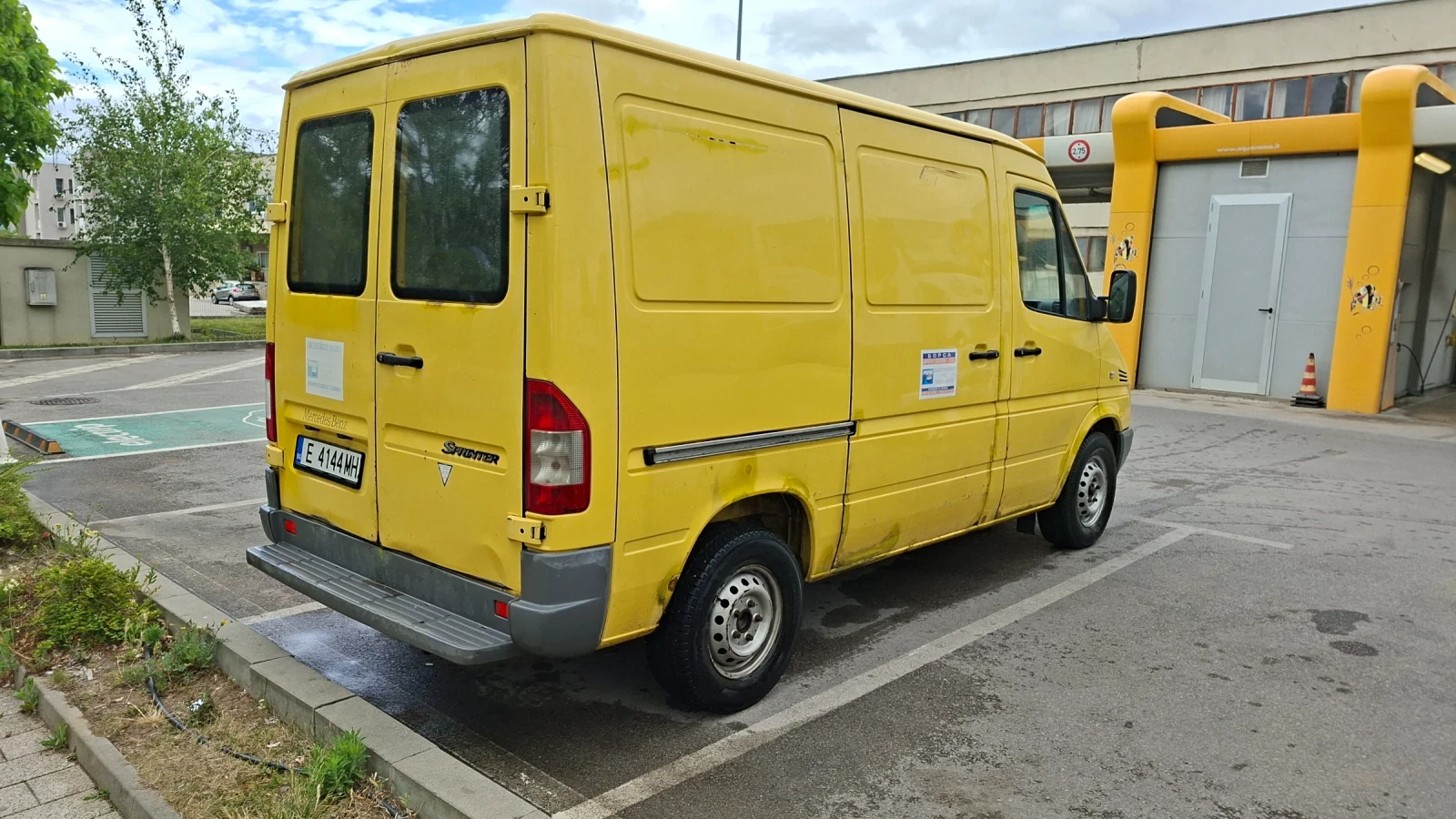 Mercedes-Benz Sprinter 208 Товарен, снимка 5 - Бусове и автобуси - 54649678
