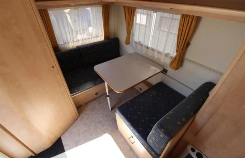 Каравана KIP Shuttle Special Бойлер Форселт 2003, снимка 8 - Каравани и кемпери - 53179994