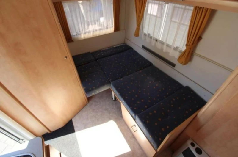 Каравана KIP Shuttle Special Бойлер Форселт 2003, снимка 9 - Каравани и кемпери - 53179994