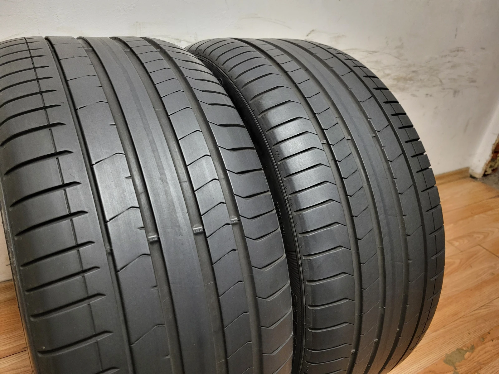 Гуми Летни 275/35R21, снимка 5 - Гуми и джанти - 54724317