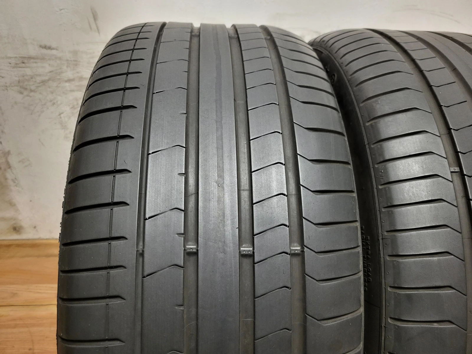 Гуми Летни 275/35R21, снимка 2 - Гуми и джанти - 54724317